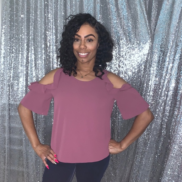 shoulderless blouse